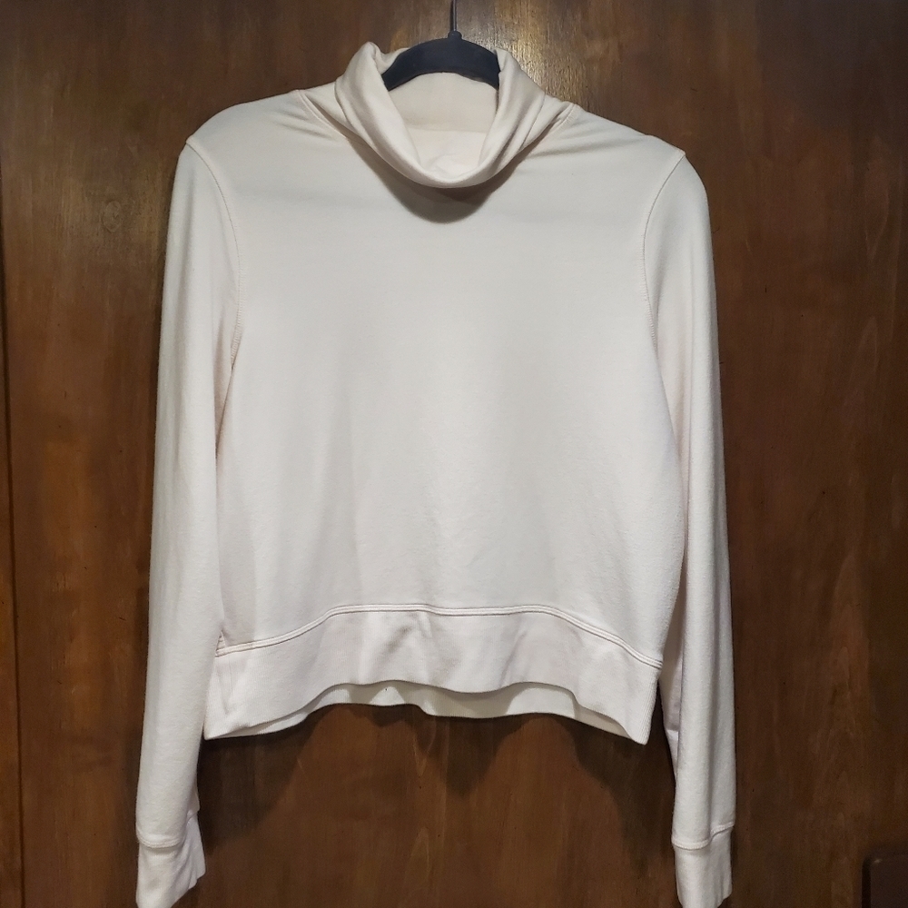 Athleta Cropped Funnel Neck Turtleneck Top in Nirvana SP-2019
